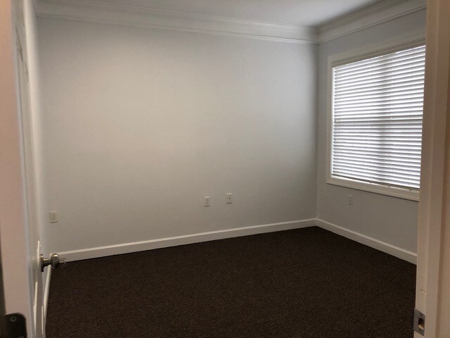 More Photos Of 3578-3592 Old Milton Pky, Alpharetta Medical For Lease