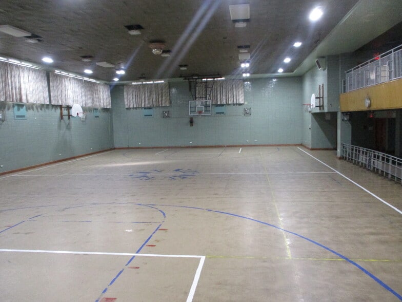 More Photos Of 237 Jerome St, Brooklyn Schools For Lease