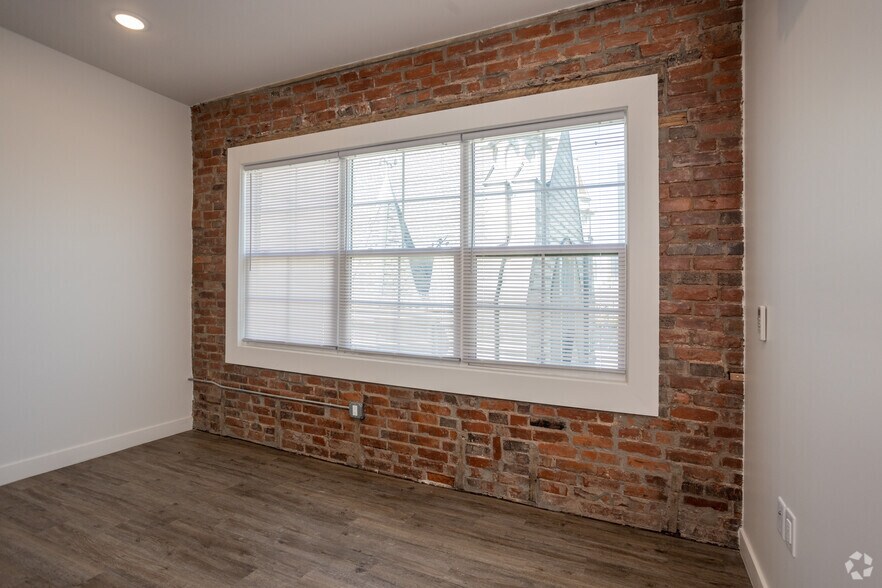 More Photos Of 595 E Broad St, Columbus Apartments For Sale