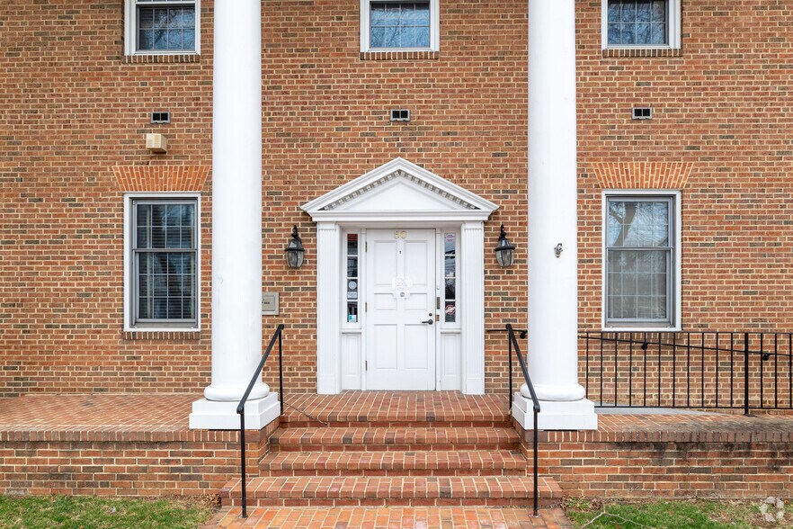 More Photos Of 50 S Cameron St, Winchester Office For Sale