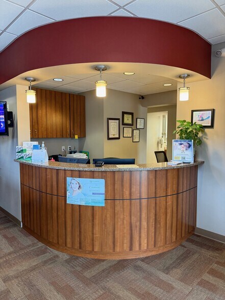 More Photos Of 4414 Regent St, Madison Office For Sale