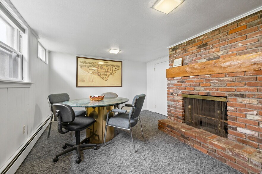 More Photos Of 110 Main St, Manchester Office Residential For Sale