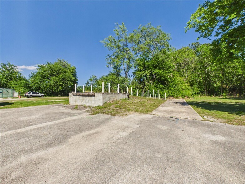 More Photos Of 607 Palm Ave, Palatka Flex For Sale