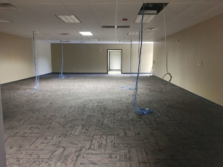More Photos Of 3622-3636 Sheridan Dr, Amherst Unknown For Lease