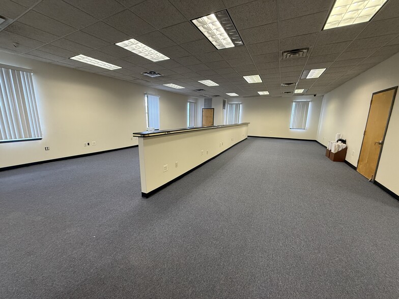 More Photos Of 545 Cary Ave, Staten Island Office For Lease