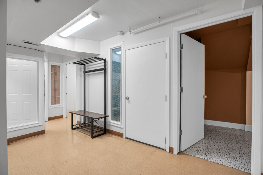 More Photos Of 1215 NW 21st Ave, Portland Apartments For Sale