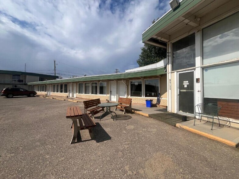 More Photos Of 9711 Alaska Rd, Fort St John Hotel For Sale