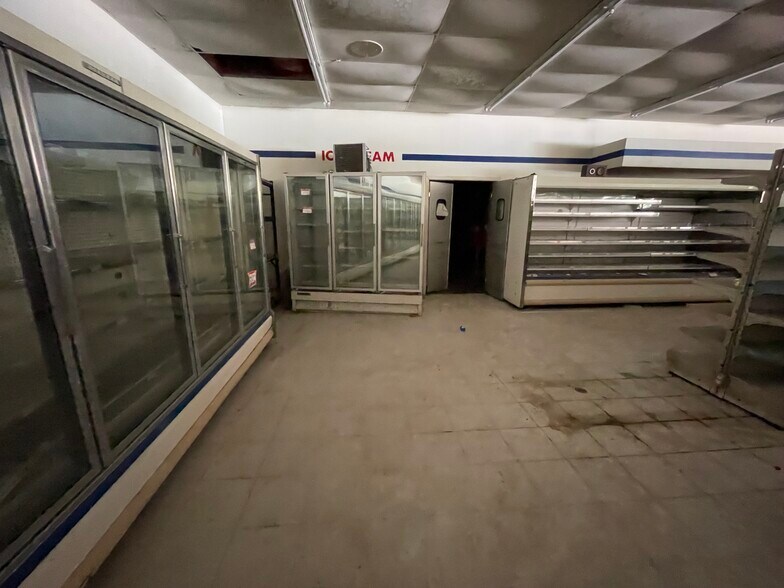 More Photos Of 937 N 1st St, Stephens Restaurant For Sale