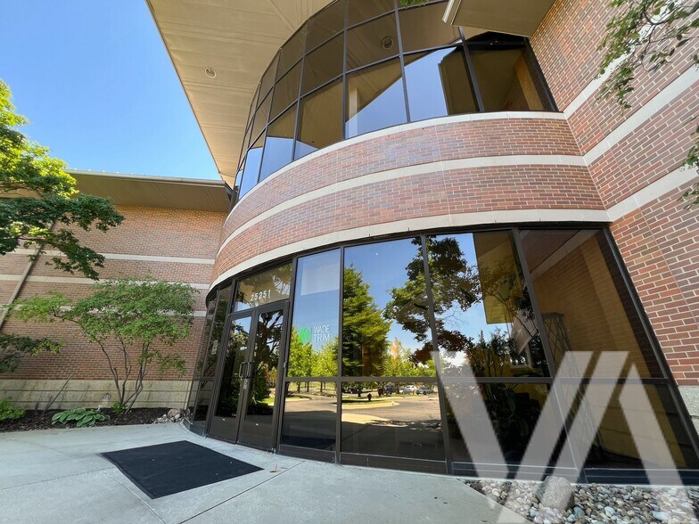 More Photos Of 25251 Northline Rd, Taylor Office For Sale