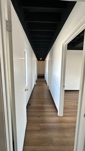 More Photos Of 2110 W 75th St, Prairie Village Unknown For Lease