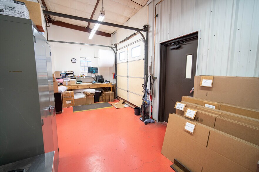 More Photos Of 733 S Bowen St, Longmont Warehouse For Lease