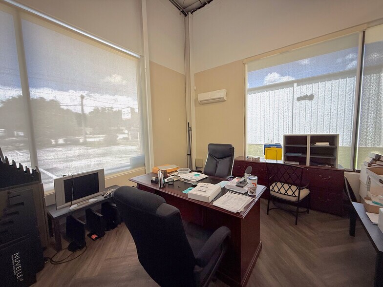 More Photos Of 2145 Edgewood Dr, Lakeland Freestanding For Sale