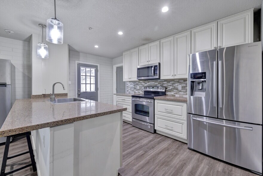 More Photos Of PHOENIX ALH or BEHAVIORAL 10 Residents, Phoenix Assisted Living For Sale