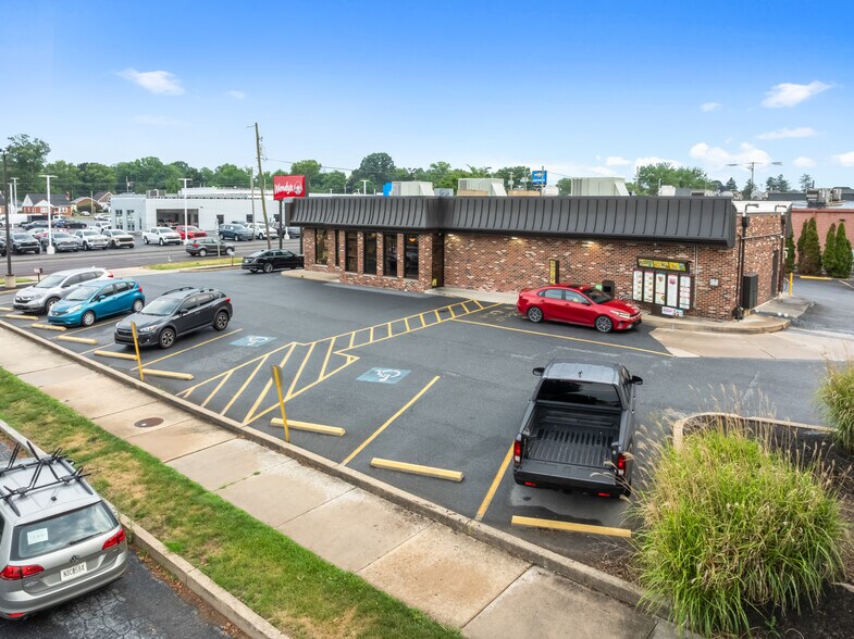 More Photos Of 743 E Main St, Palmyra Fast Food For Sale
