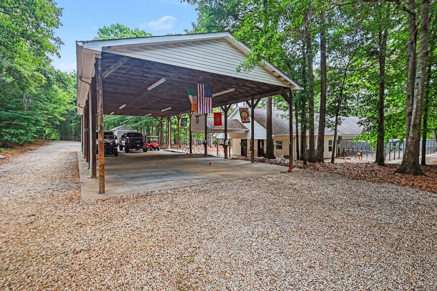 More Photos Of 4037 Old Williamston Rd, Belton Specialty For Sale