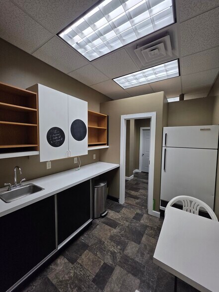 More Photos Of 205 Main St S, Minot Storefront Retail Office For Lease