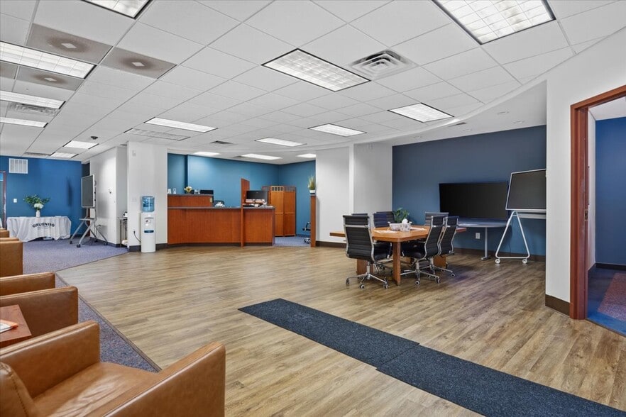 More Photos Of 1124 Centre West Dr, Springfield Office For Lease