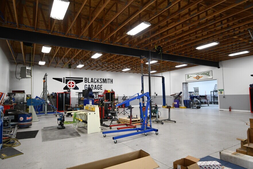 More Photos Of 4930 E 2550 N, Eden Auto Dealership For Lease