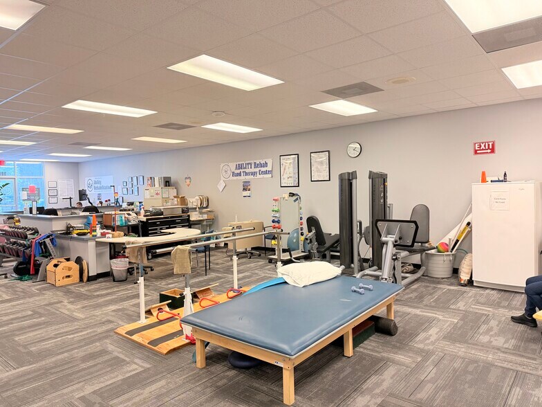 More Photos Of 309-313 W Bass St, Kissimmee Medical For Lease