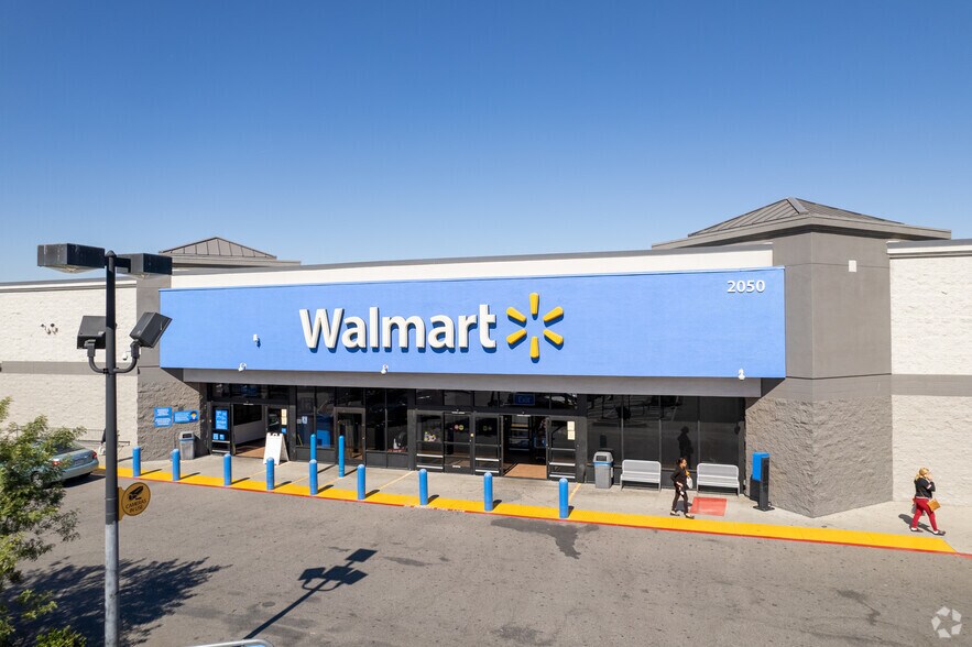 More Photos Of 2050 W Redlands Blvd, Redlands Unknown For Lease