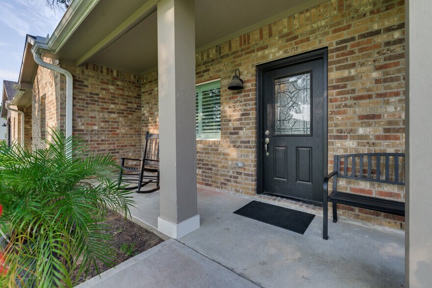 More Photos Of 16610 Mueschke Rd, Cypress Office Residential For Lease