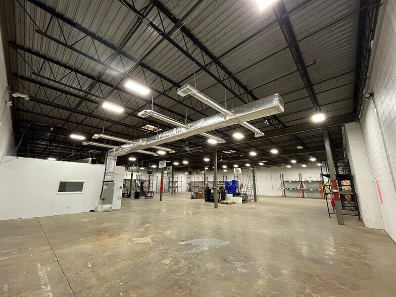 More Photos Of 5345-5353 46th Ave, Edmonston Warehouse For Lease