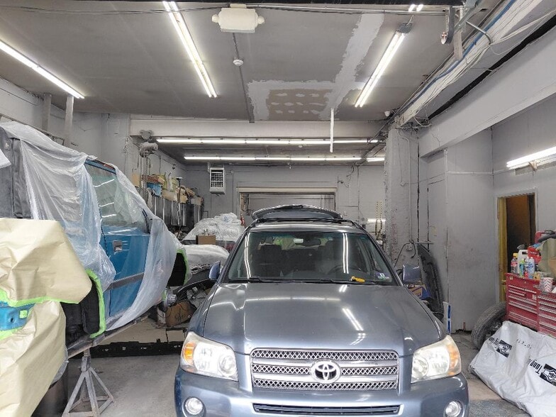 More Photos Of 327 Anderson Ave, Fairview Auto Repair For Sale