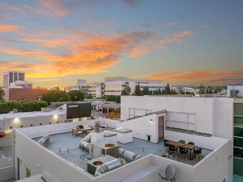 More Photos Of 1411-1413 Cloverfield Blvd, Santa Monica Apartments For Sale