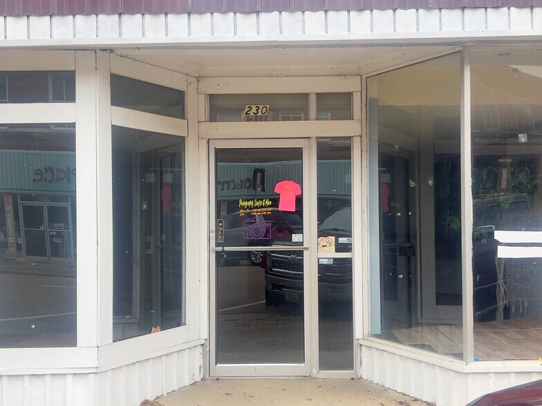 More Photos Of 230 S Main St, Yazoo City General Retail For Sale