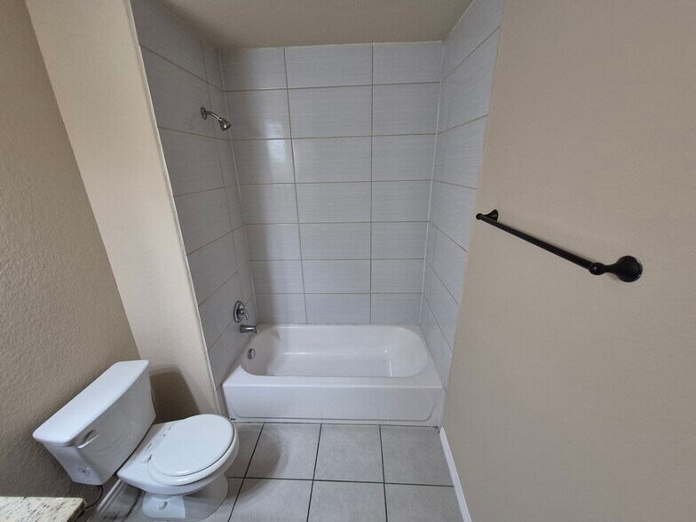 More Photos Of 8710 Vista de Nubes, Converse Apartments For Sale