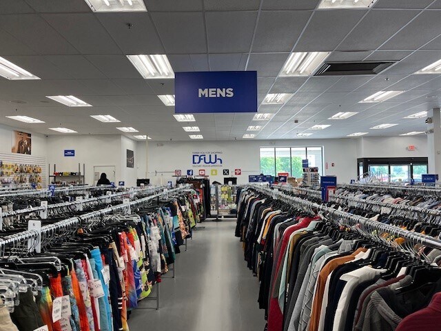 More Photos Of 7900 Plaza Blvd, Mentor General Retail For Lease