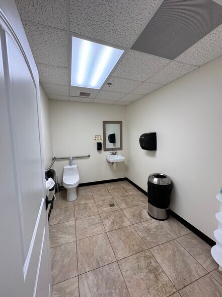 More Photos Of 655 10th St, Cedartown Warehouse For Sale