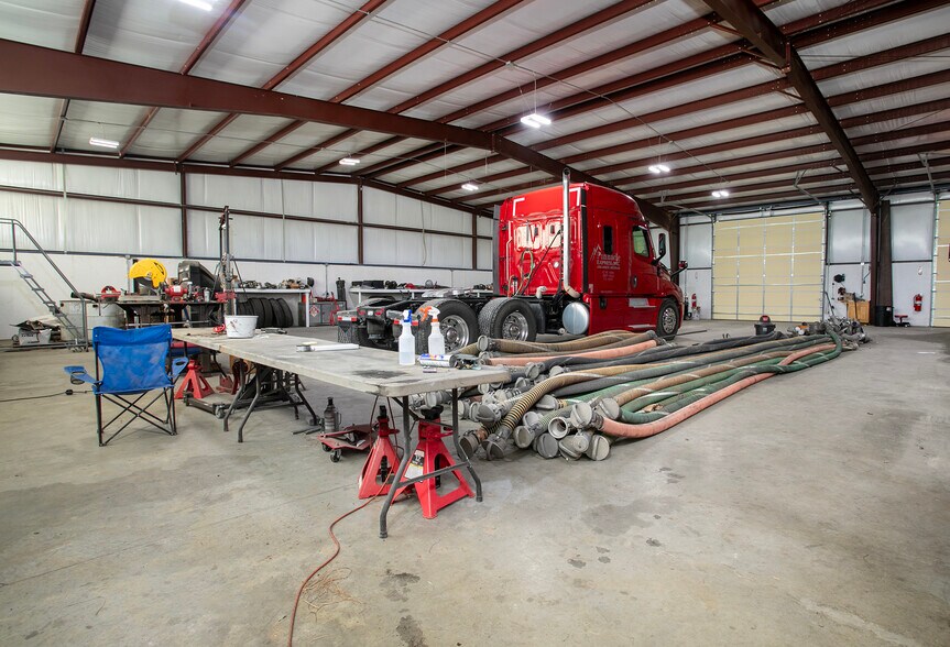 More Photos Of 9854 US Highway 271, Tyler Warehouse For Sale