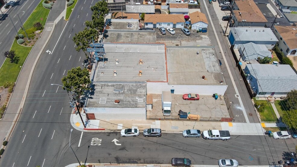 More Photos Of 16414-16424 Hawthorne Blvd, Lawndale Storefront For Sale