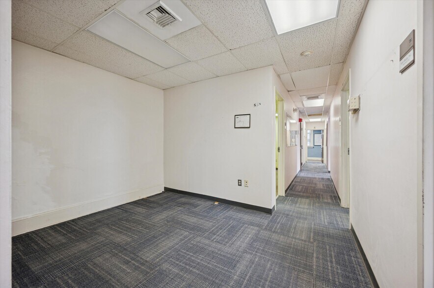 More Photos Of 4147 Woodland ave, Philadelphia Office For Sale
