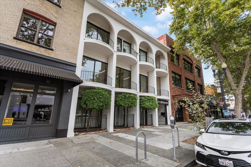 More Photos Of 111 Broadway, Oakland Office For Sale