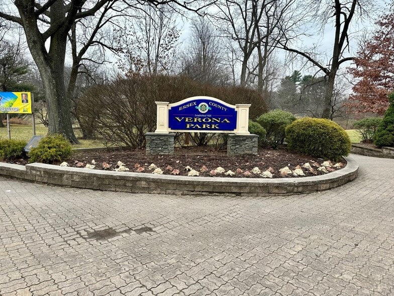 More Photos Of 538 Bloomfield Ave, Verona Storefront Retail Office For Lease