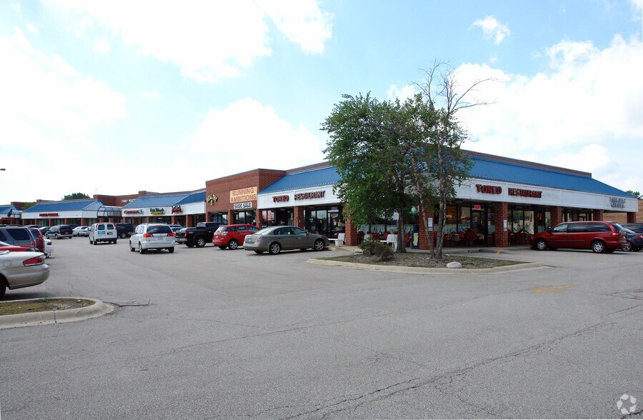Primary Photo Of 355-385 W Northwest Hwy, Palatine General Retail For Sale