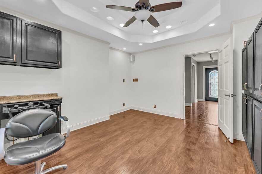 More Photos Of 1543 Madison St, Clarksville Specialty For Sale