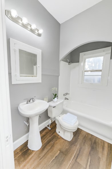 More Photos Of 2031 Fredericksburg Rd, San Antonio Apartments For Sale