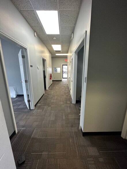 More Photos Of 10 Liberty St, Edison Warehouse For Lease