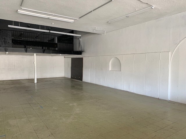 More Photos Of 7126 Lawndale St, Houston Storefront For Sale