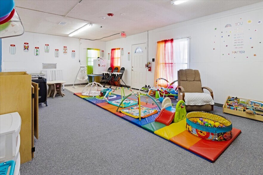 More Photos Of 1201 W Nelson St, Denison Daycare Center For Sale