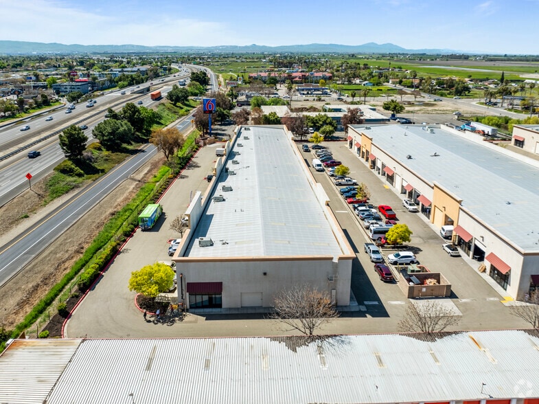 More Photos Of 470 W Larch Rd, Tracy Service For Lease