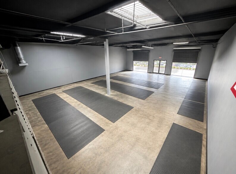 More Photos Of 312 Oak Pl, Brea Warehouse For Lease
