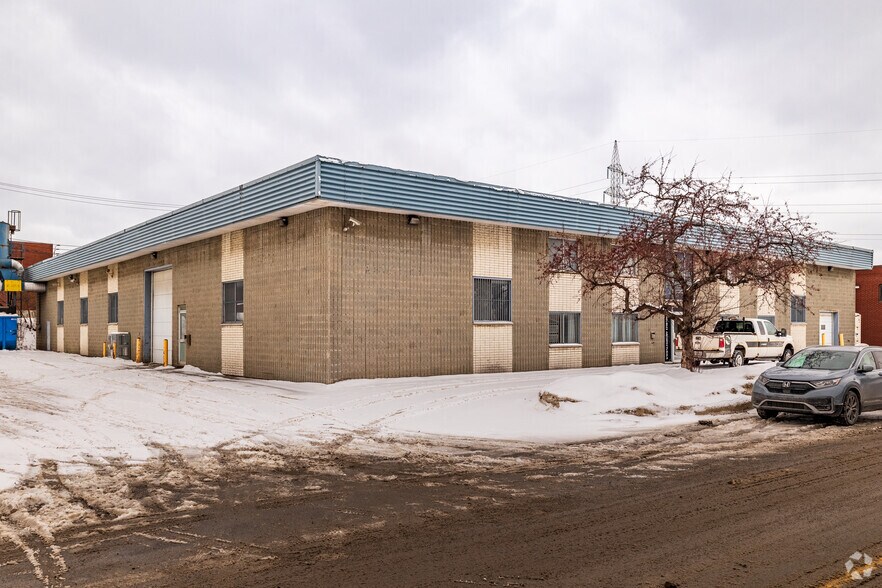 More Photos Of 11300 Av 26e, Montréal Light Manufacturing For Sale