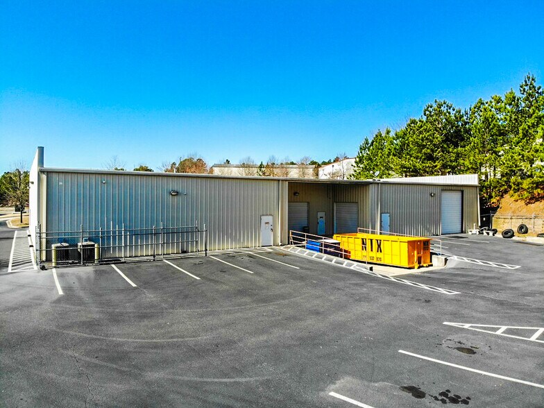 More Photos Of 2317 Danbury Ln, Gainesville Warehouse For Lease