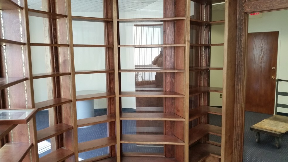 More Photos Of 72-74 North St, Danbury Office For Lease