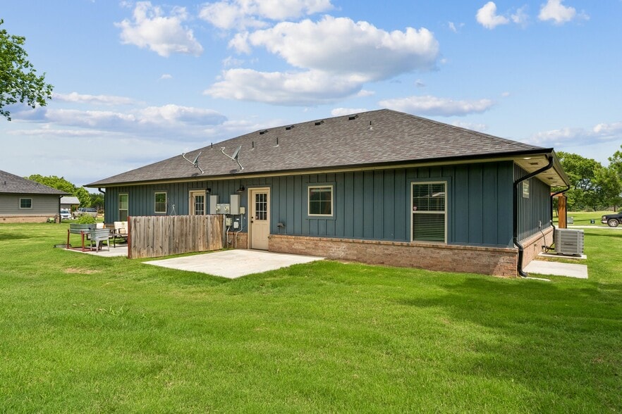 More Photos Of 11514-11529 Cottage Ln, Jones Apartments For Sale