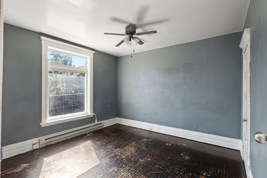 More Photos Of 541 Aylmer St N, Peterborough Apartments For Sale
